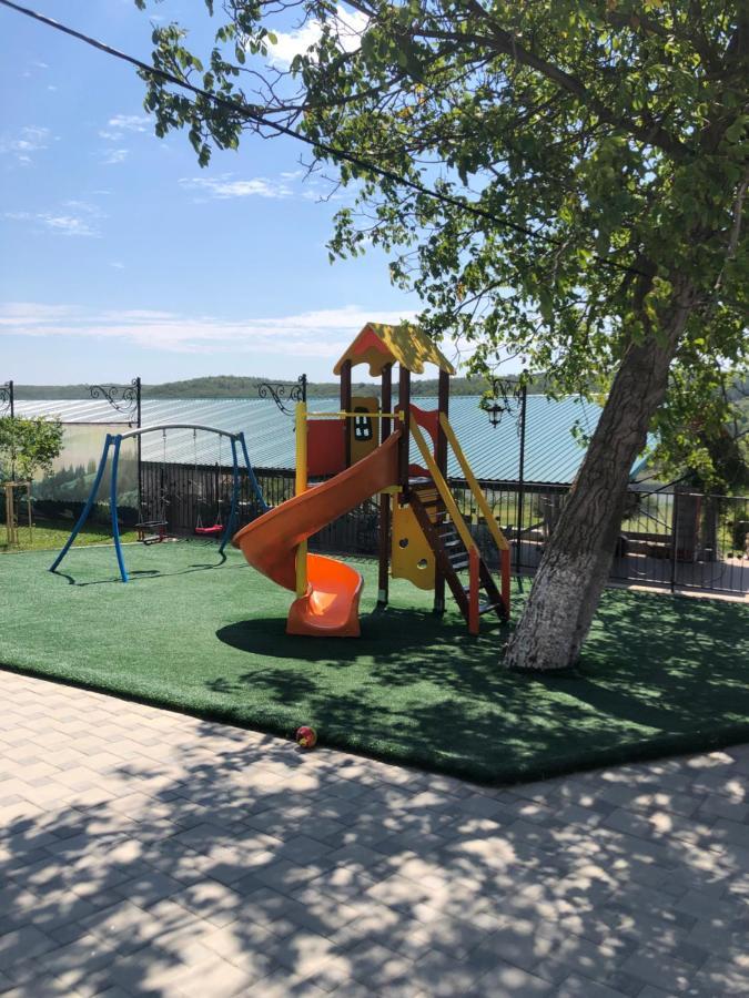 Colina Verde Resort Chisinau Bagian luar foto
