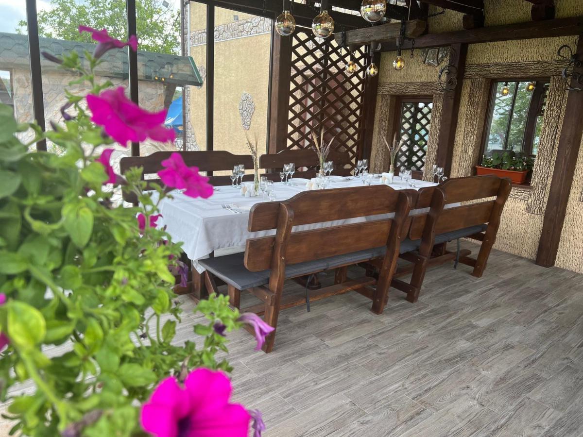 Colina Verde Resort Chisinau Bagian luar foto